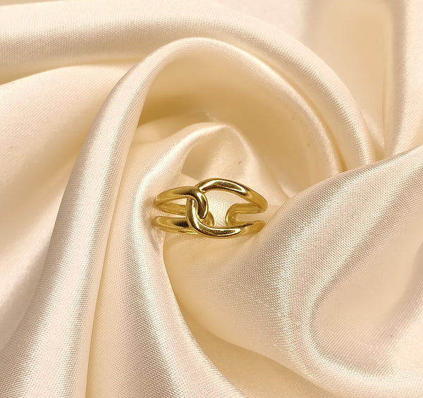 Amora Knot Ring