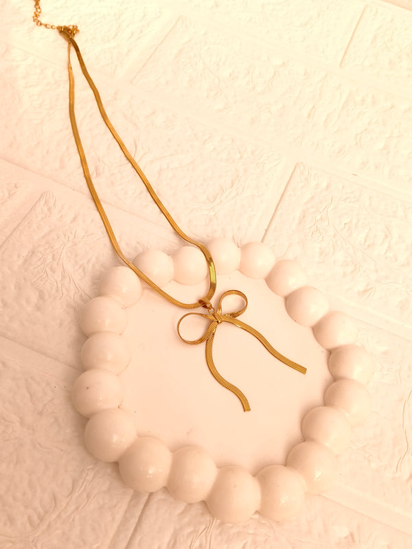 Golden Ribbon Bow Chain