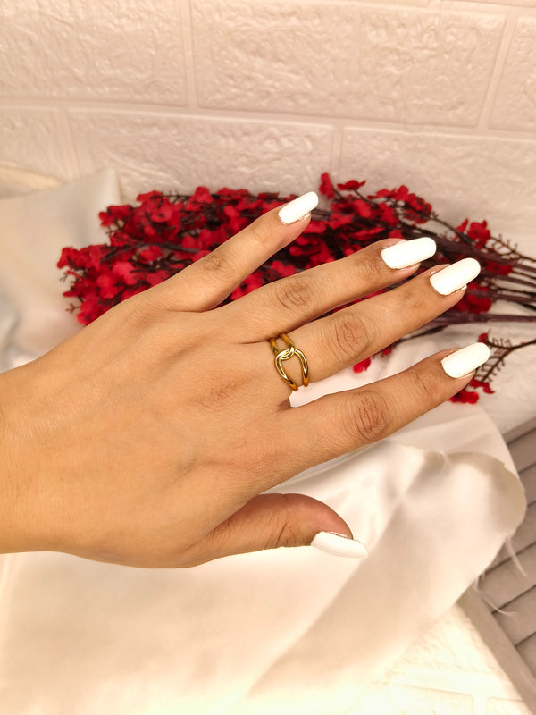 Amora Knot Ring